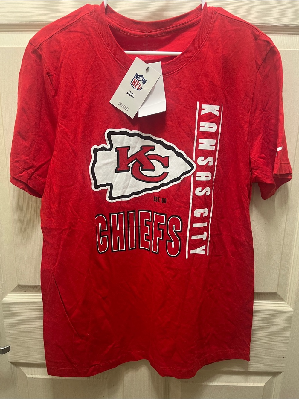 NFL Kansas City Chiefs Red Graphic Tee with White Logo NWT L